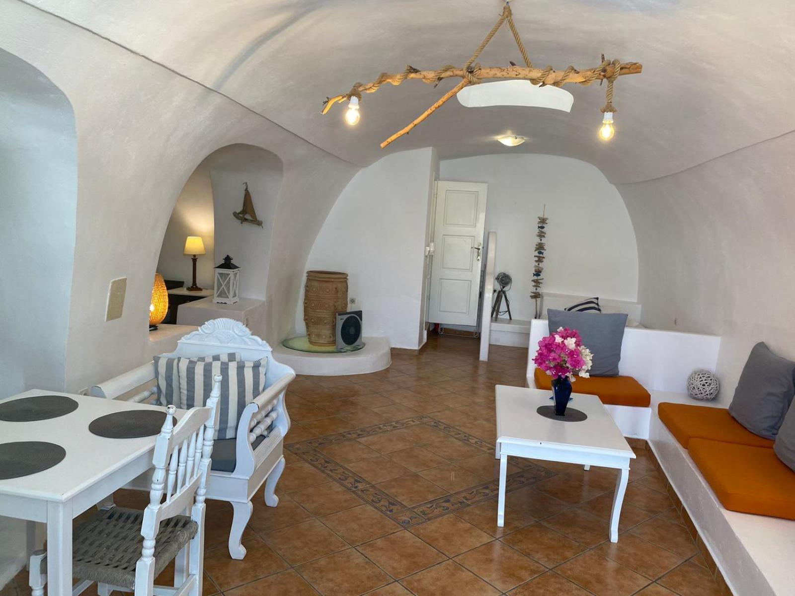 Pensjonat Palm Tree Hill Oía Zewnętrze zdjęcie