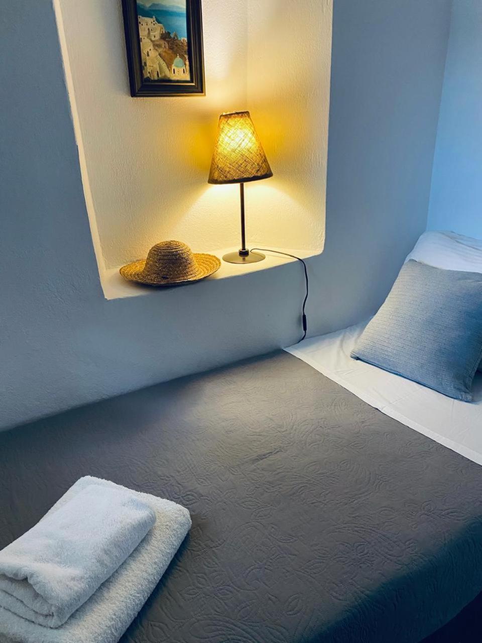 Pensjonat Palm Tree Hill Oía Zewnętrze zdjęcie